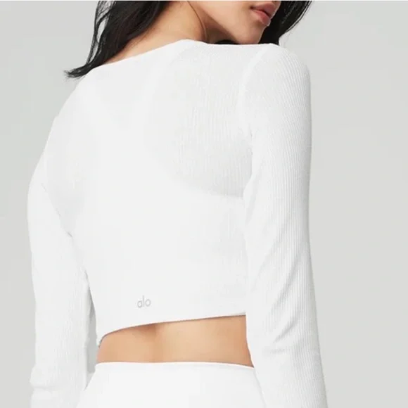 ALO Yoga Ribbed Cropped Cardigan White - Picture 3 of 6